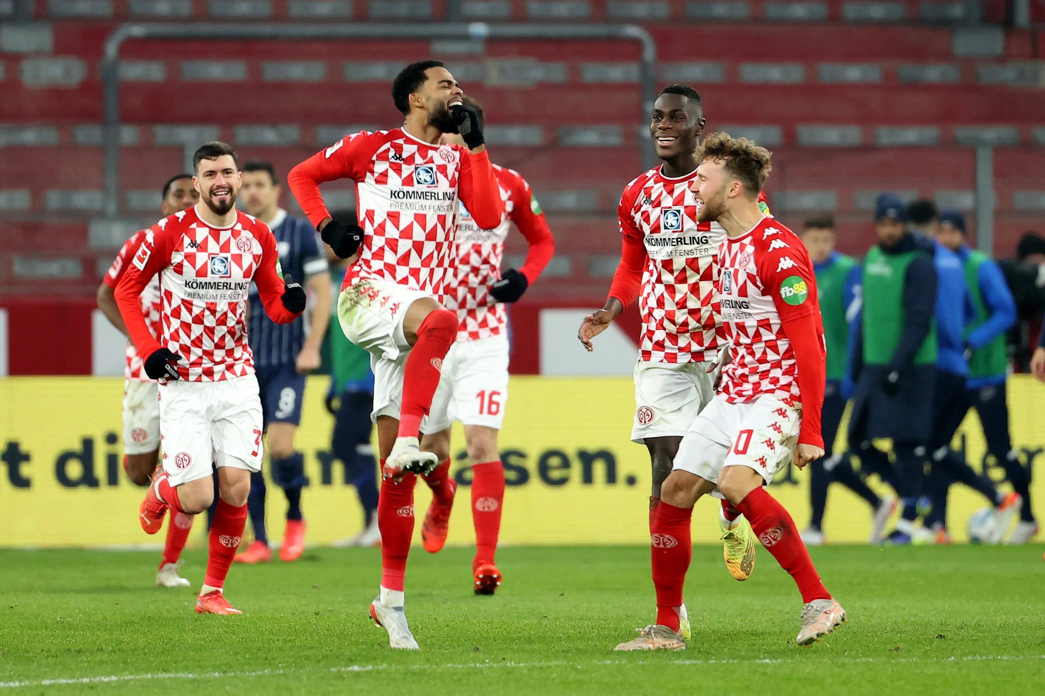 拜仁憾负利物浦，遗憾止步欧冠强